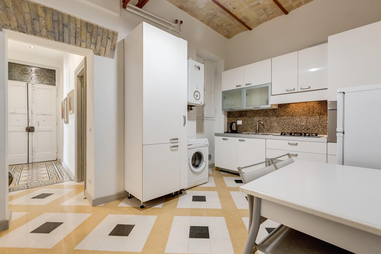 Monti Colosseum Apartment Rom Exteriör bild